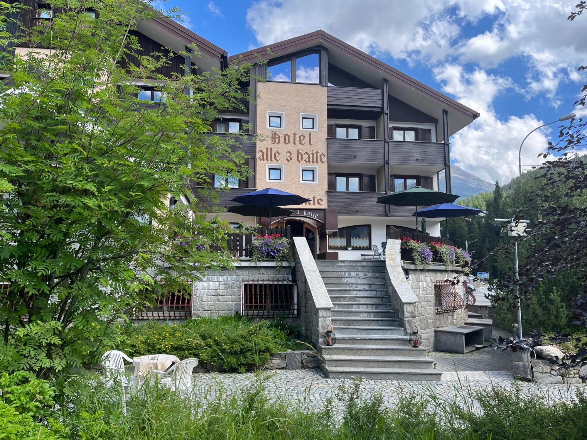 Hotel Alle Tre Baite 산타카테리나발루프바 외부 사진