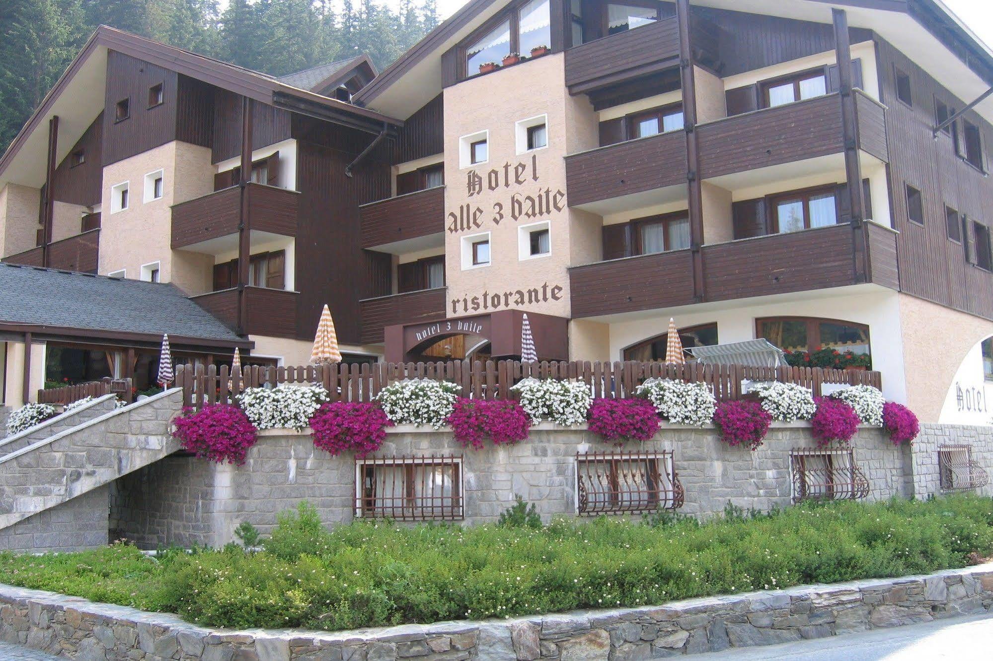 Hotel Alle Tre Baite 산타카테리나발루프바 외부 사진