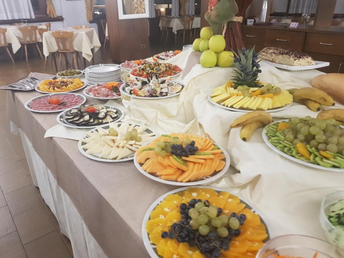 Hotel Alle Tre Baite 산타카테리나발루프바 외부 사진