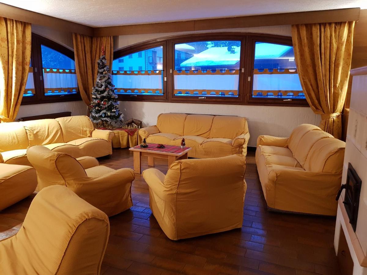 Hotel Alle Tre Baite 산타카테리나발루프바 외부 사진