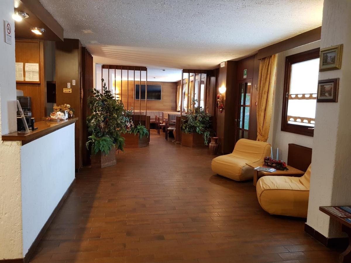 Hotel Alle Tre Baite 산타카테리나발루프바 외부 사진