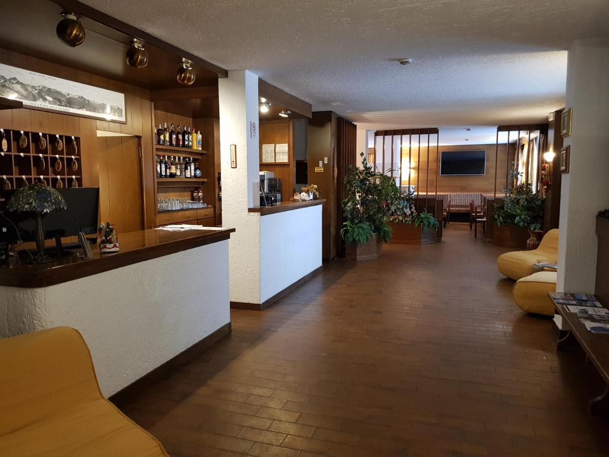 Hotel Alle Tre Baite 산타카테리나발루프바 외부 사진