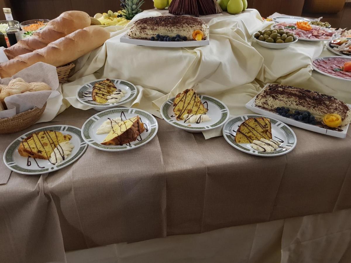 Hotel Alle Tre Baite 산타카테리나발루프바 외부 사진