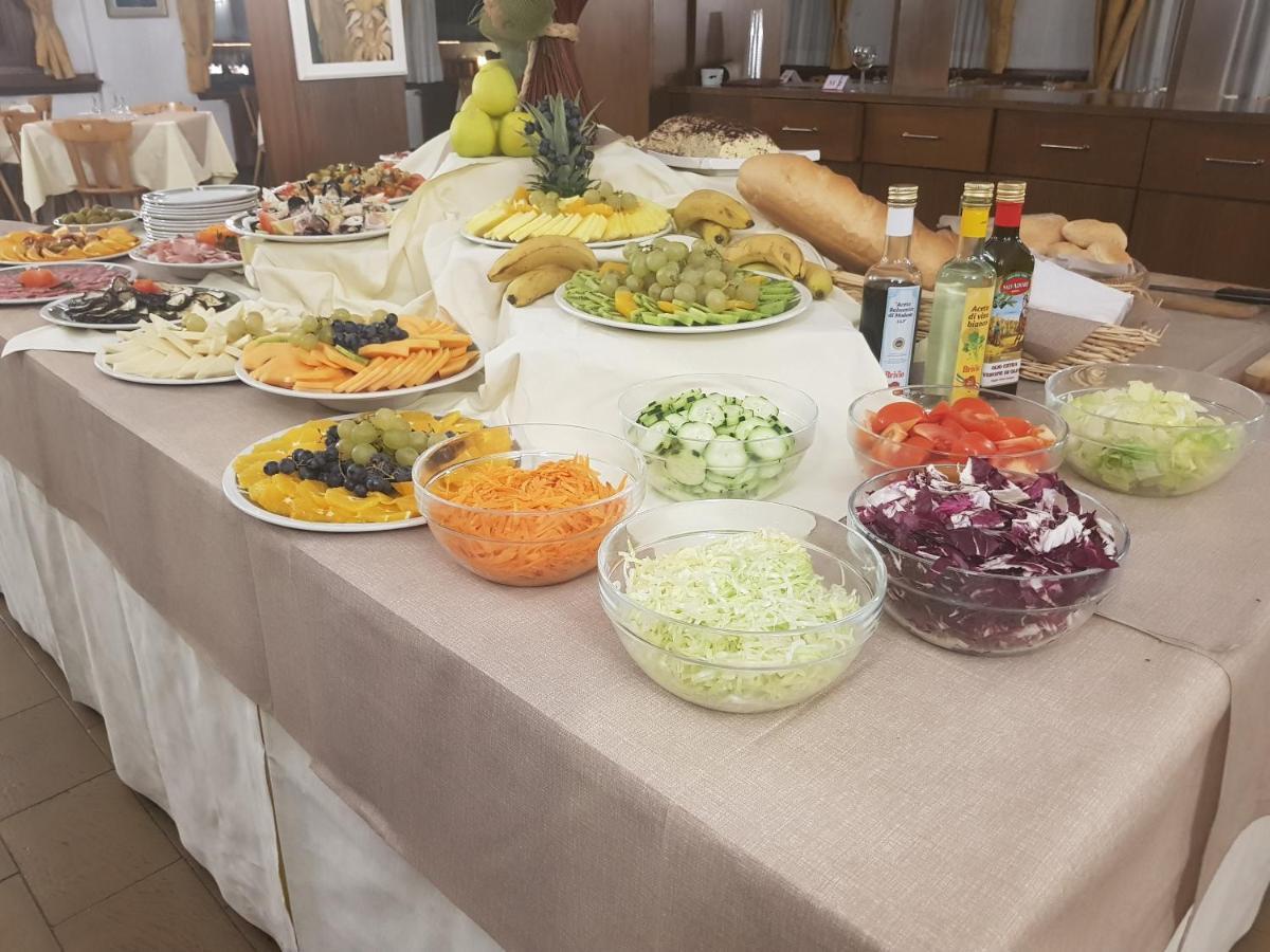 Hotel Alle Tre Baite 산타카테리나발루프바 외부 사진