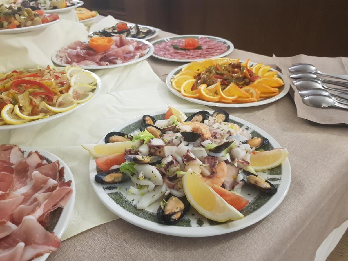 Hotel Alle Tre Baite 산타카테리나발루프바 외부 사진
