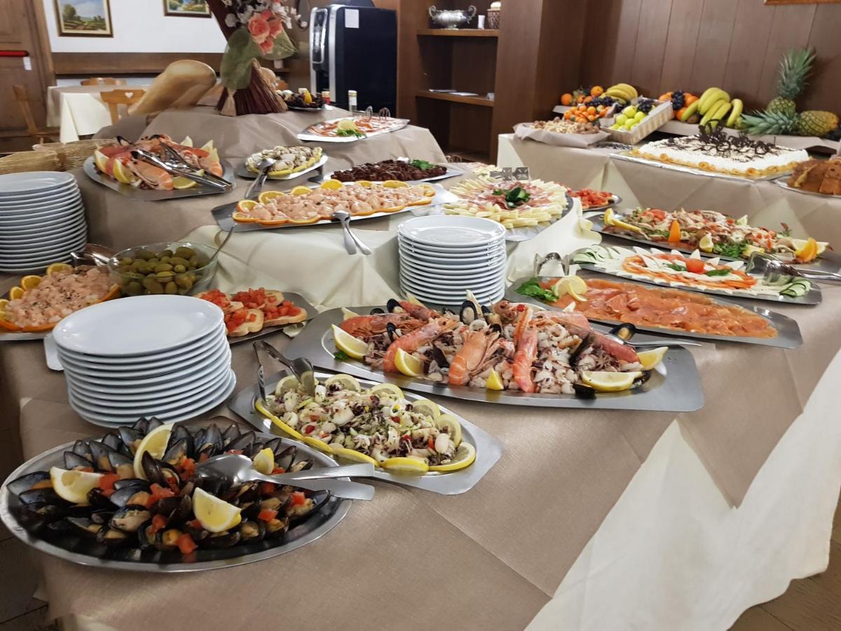 Hotel Alle Tre Baite 산타카테리나발루프바 외부 사진