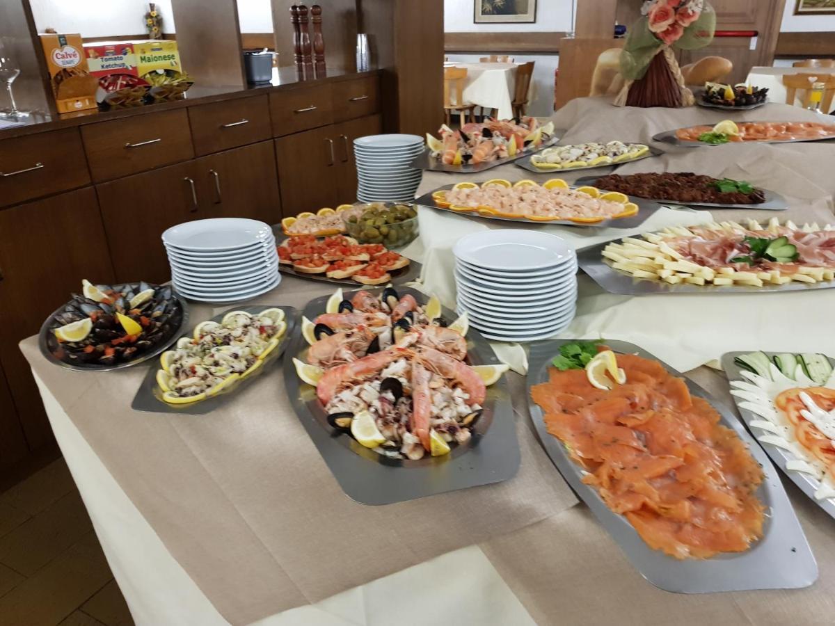 Hotel Alle Tre Baite 산타카테리나발루프바 외부 사진