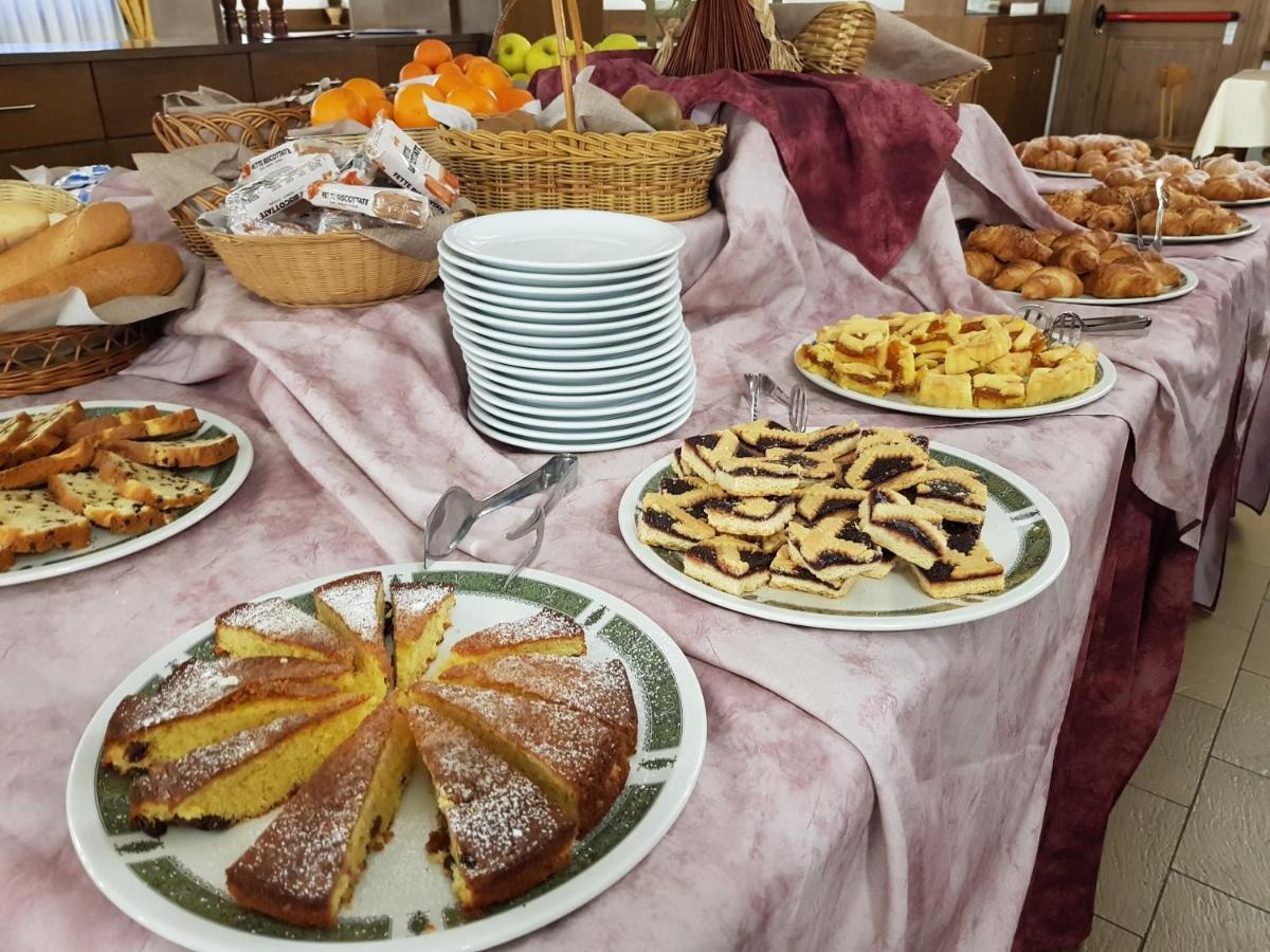 Hotel Alle Tre Baite 산타카테리나발루프바 외부 사진